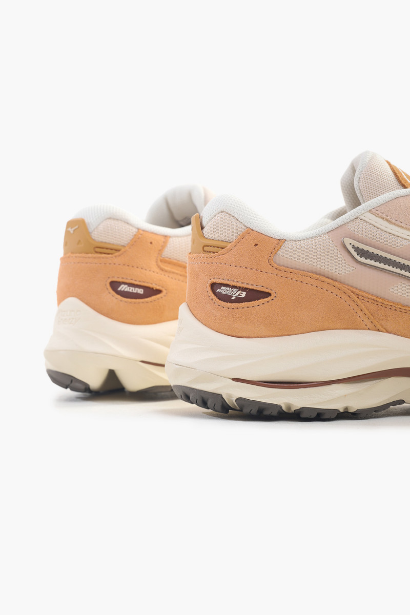 Wave rider b Peach bloom/brown