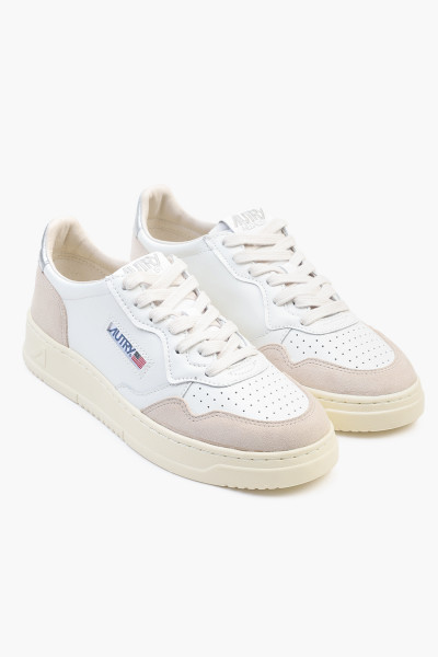 Autry Medalist low ls74 Wht/ silver - GRADUATE STORE