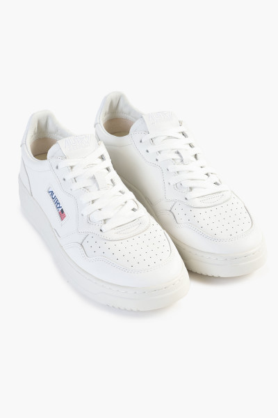Autry Medalist low sg10 Solid goat/white - GRADUATE STORE