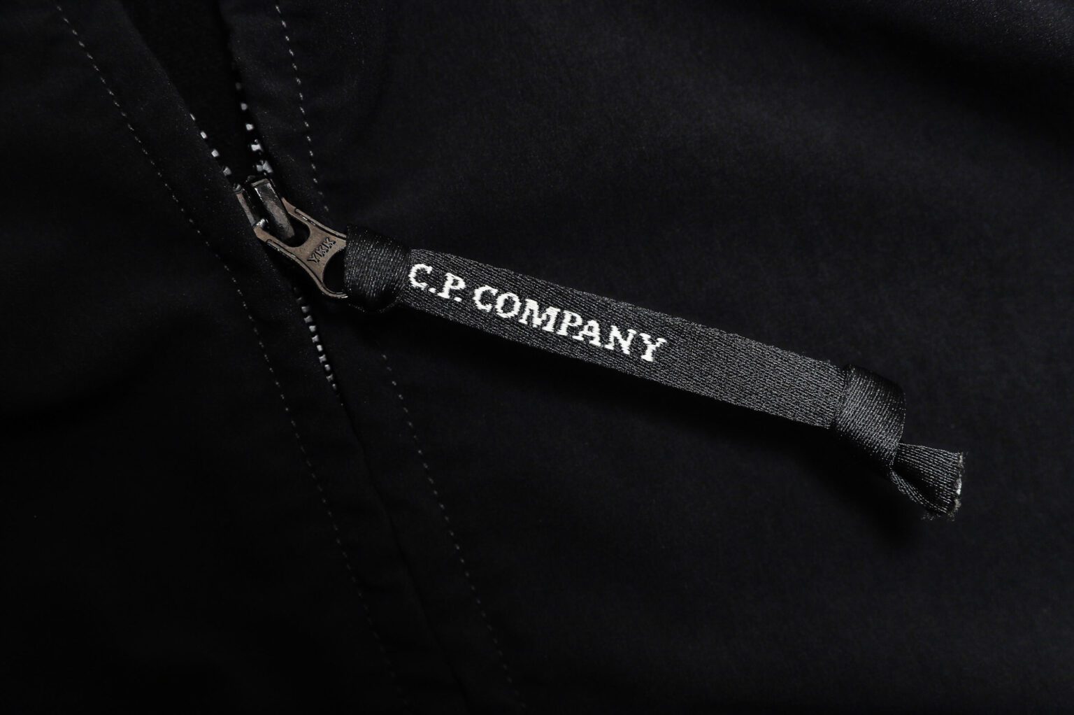 reconnaitre un faux cp company